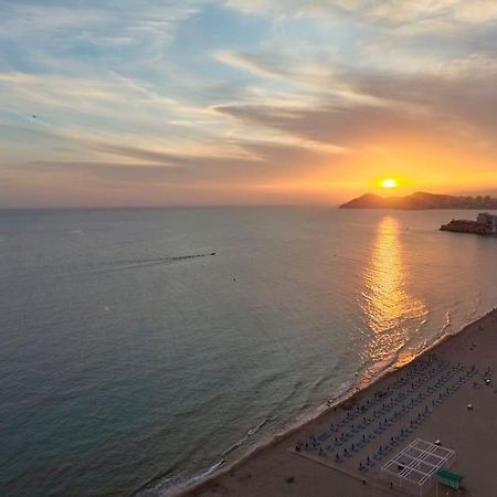 Estupendo Apartamento En Planta 23 Primera Linea Benidorm Kültér fotó