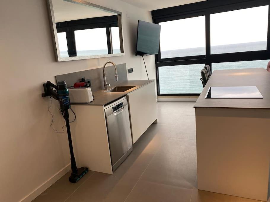 Estupendo Apartamento En Planta 23 Primera Linea Benidorm Kültér fotó